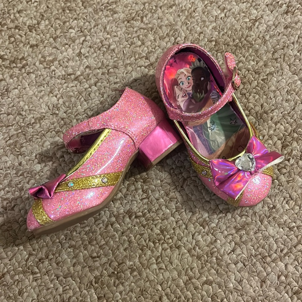 Disney princess dress up heels, size 7. Bows, rhinestone, glitter Mary Janes
